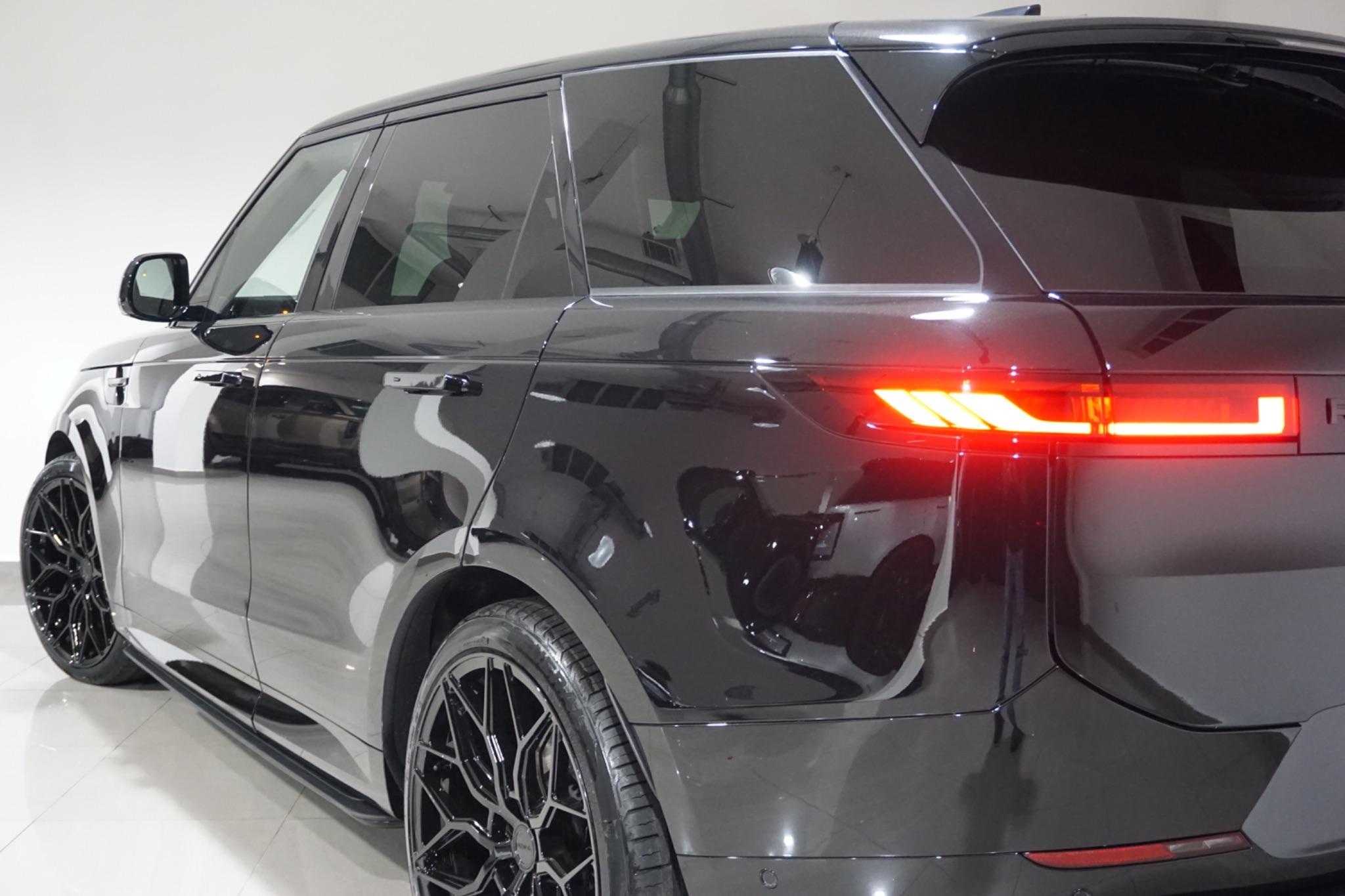 Land Rover Range Rover Sport 3.0 D300 MHEV Dynamic SE Auto 4WD Euro 6 (s/s) 5dr